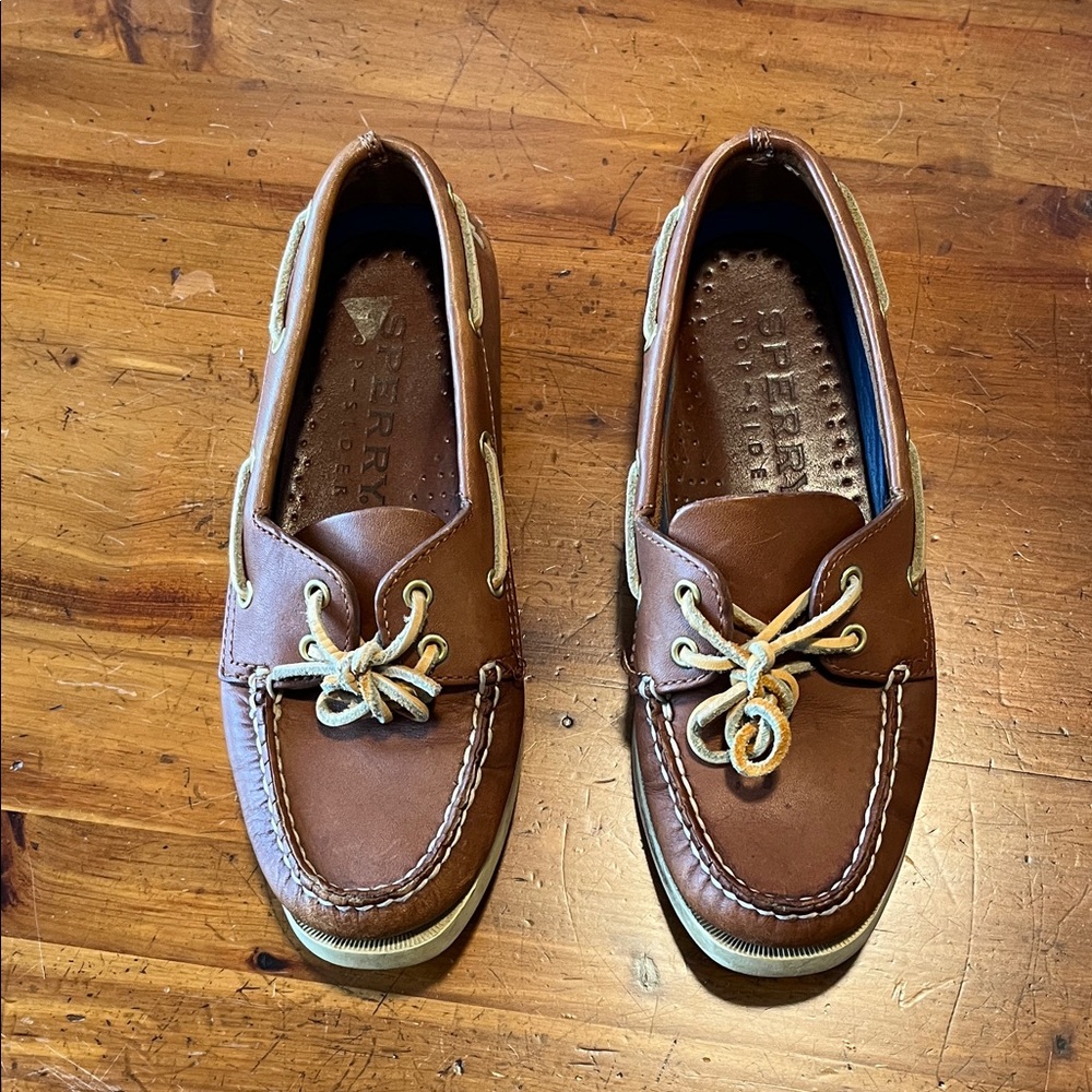 Sperry Women’s Tan and Brown Boat Shoes
